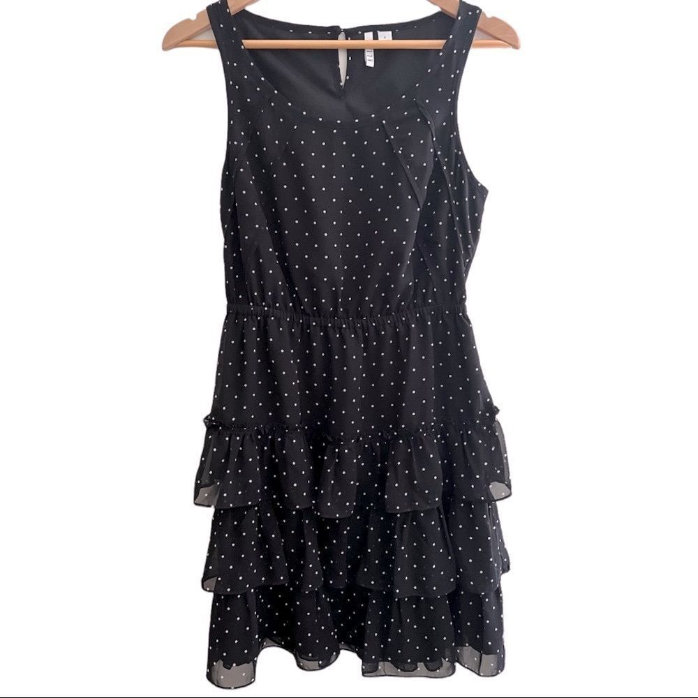 Elle Sz S Polkadot ruffle skirt dress, lined. Black & White. Classy cut EUC